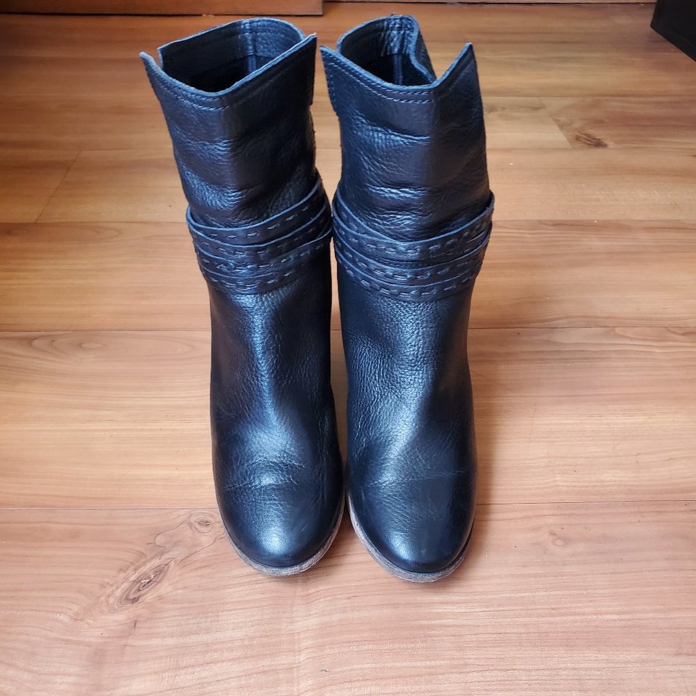 Frye Black Leather Boots Size 7B